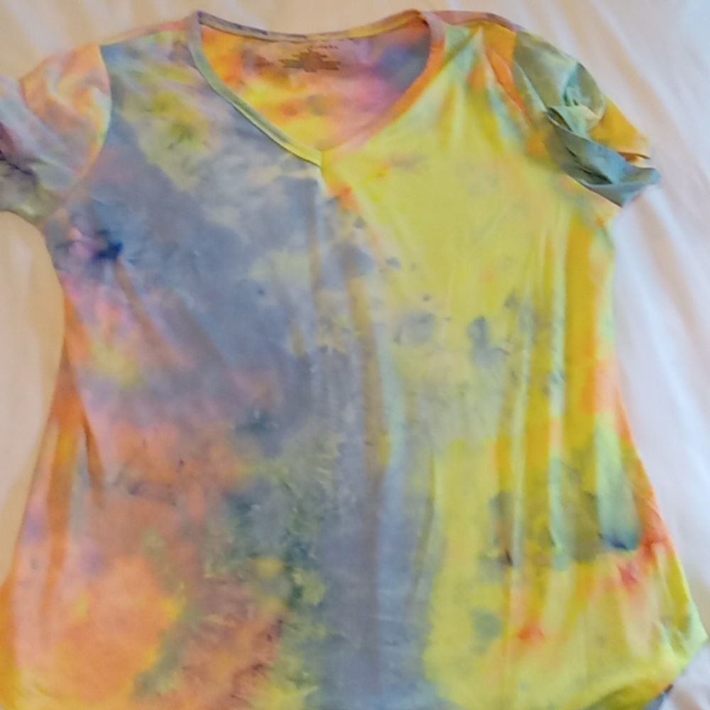 2 Bobbie brooks tie dye tees